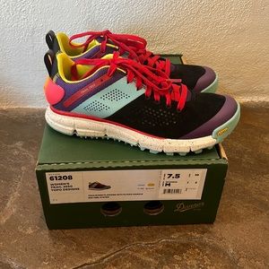 New Danner Topo Designs Trail 2650 7.5/38 Rare hiking shoes